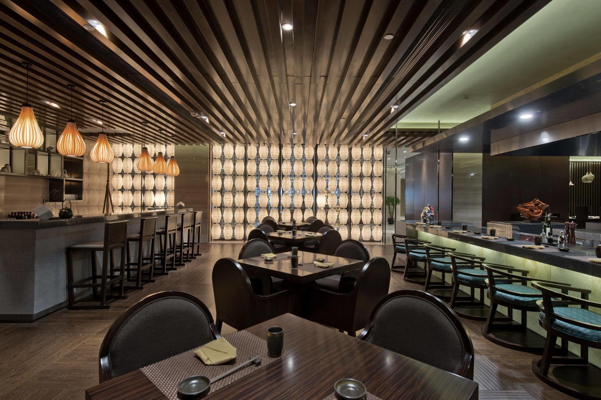 Pullman Shanghai Xuhui Экстерьер фото